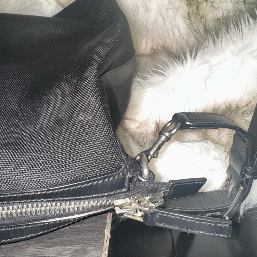 GUCCI  
🔥 Pre-Loved Black Techno Canvas Web Duffle - Picture 9 of 14